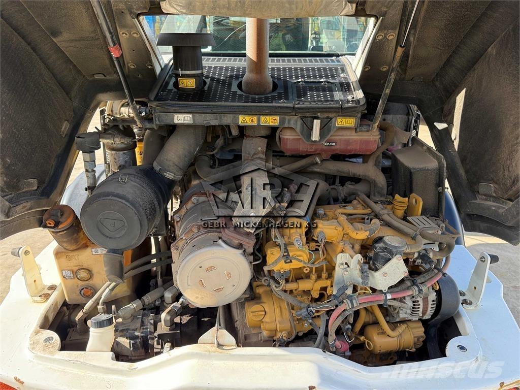 CAT 908M Kolesni nakladalci