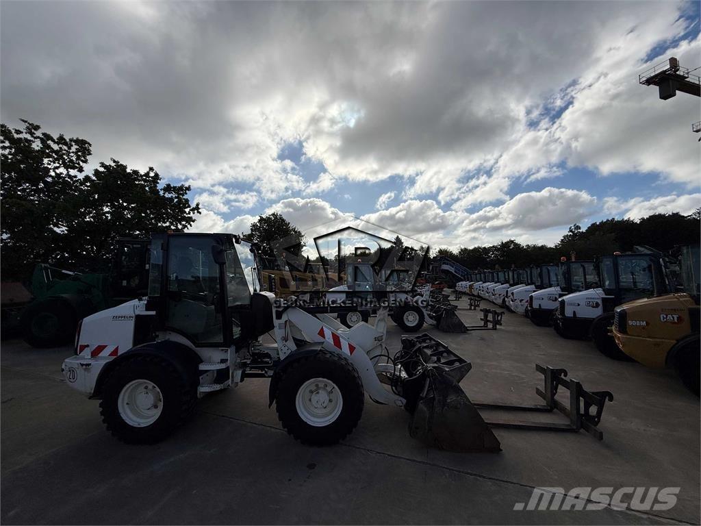 CAT 908M Kolesni nakladalci