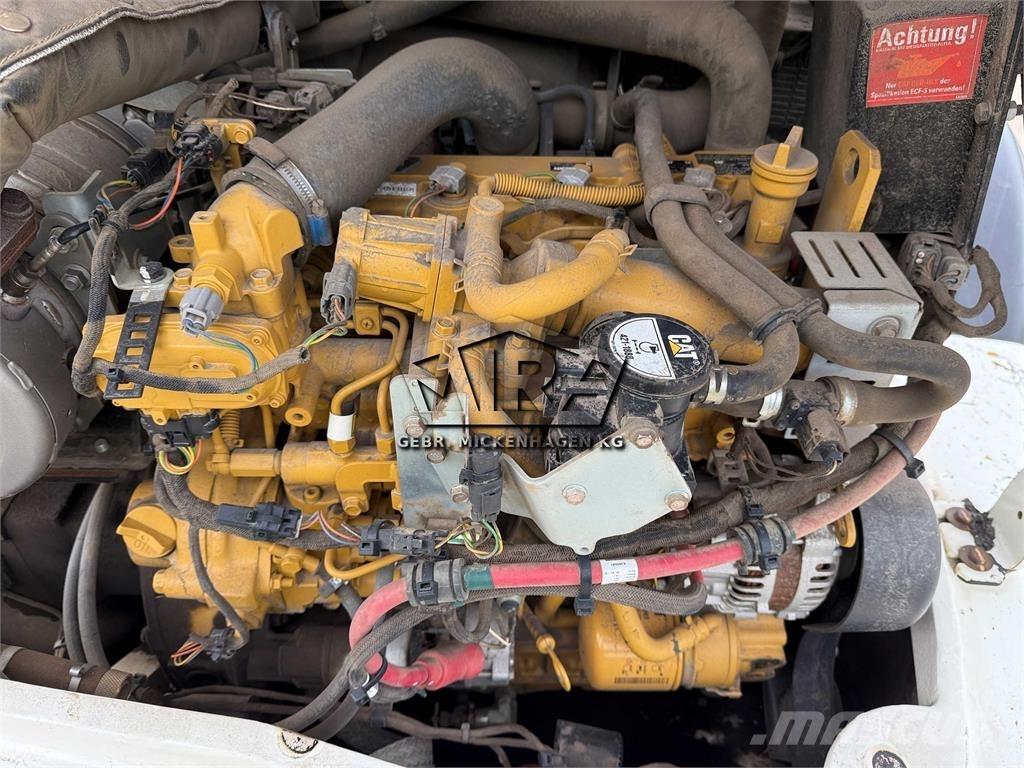 CAT 908M Kolesni nakladalci