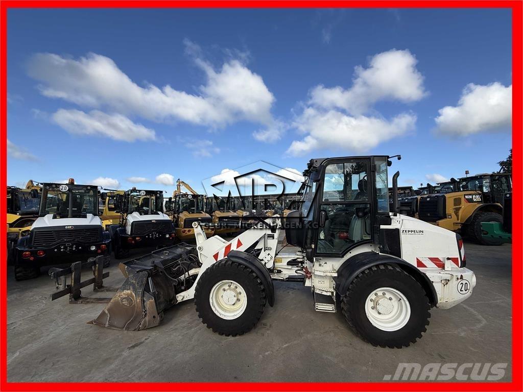 CAT 908M Kolesni nakladalci