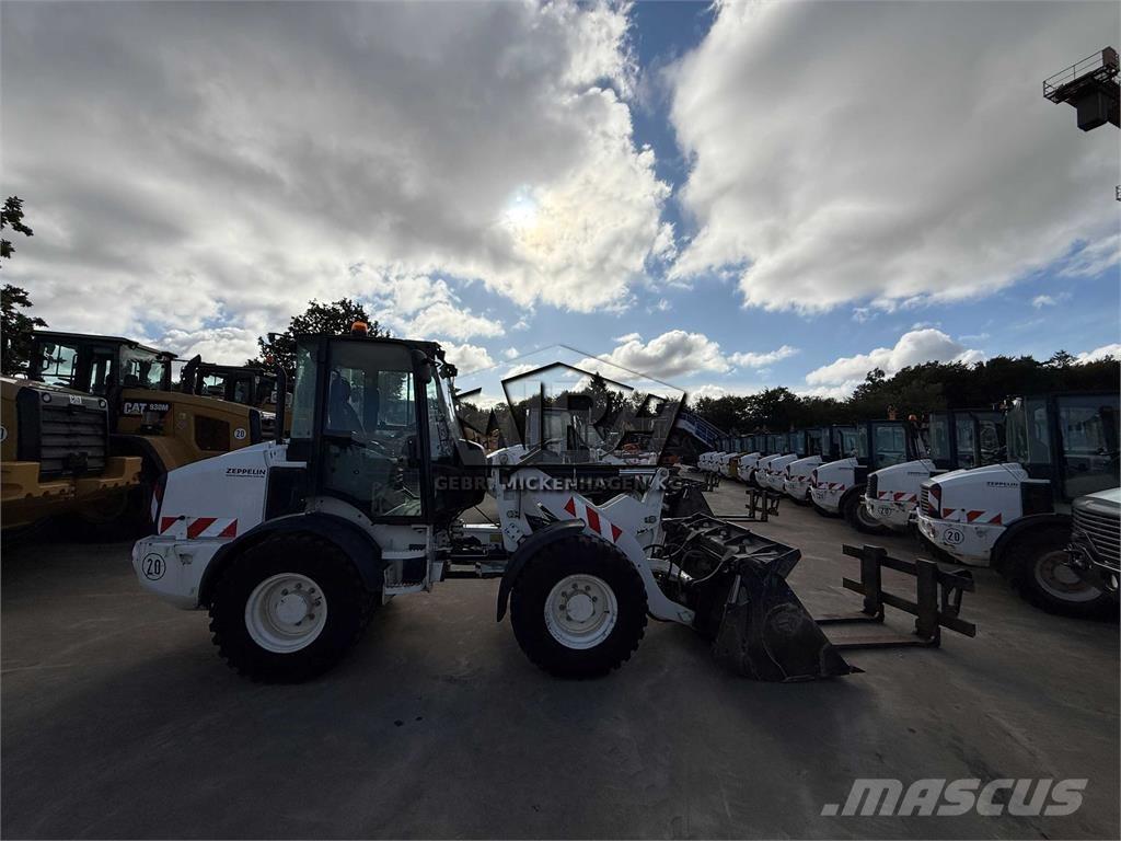 CAT 908M Kolesni nakladalci