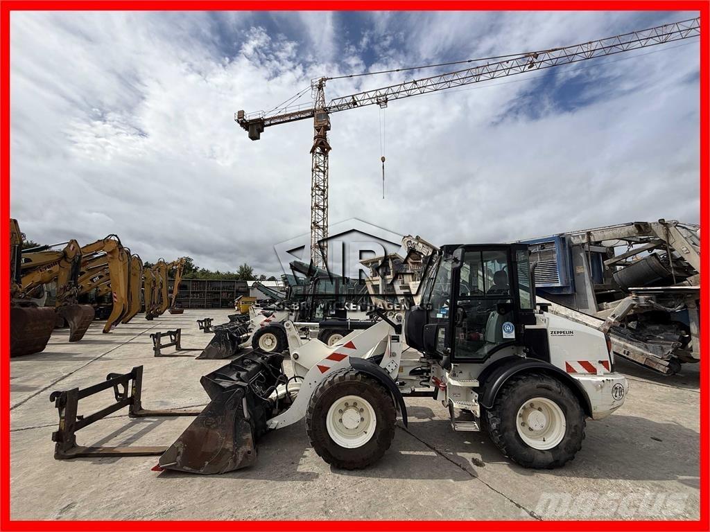 CAT 908M Kolesni nakladalci