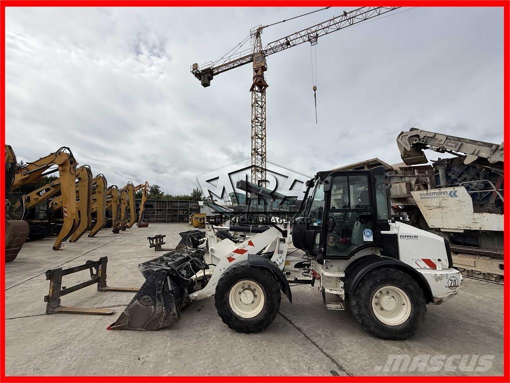 CAT 908M Kolesni nakladalci