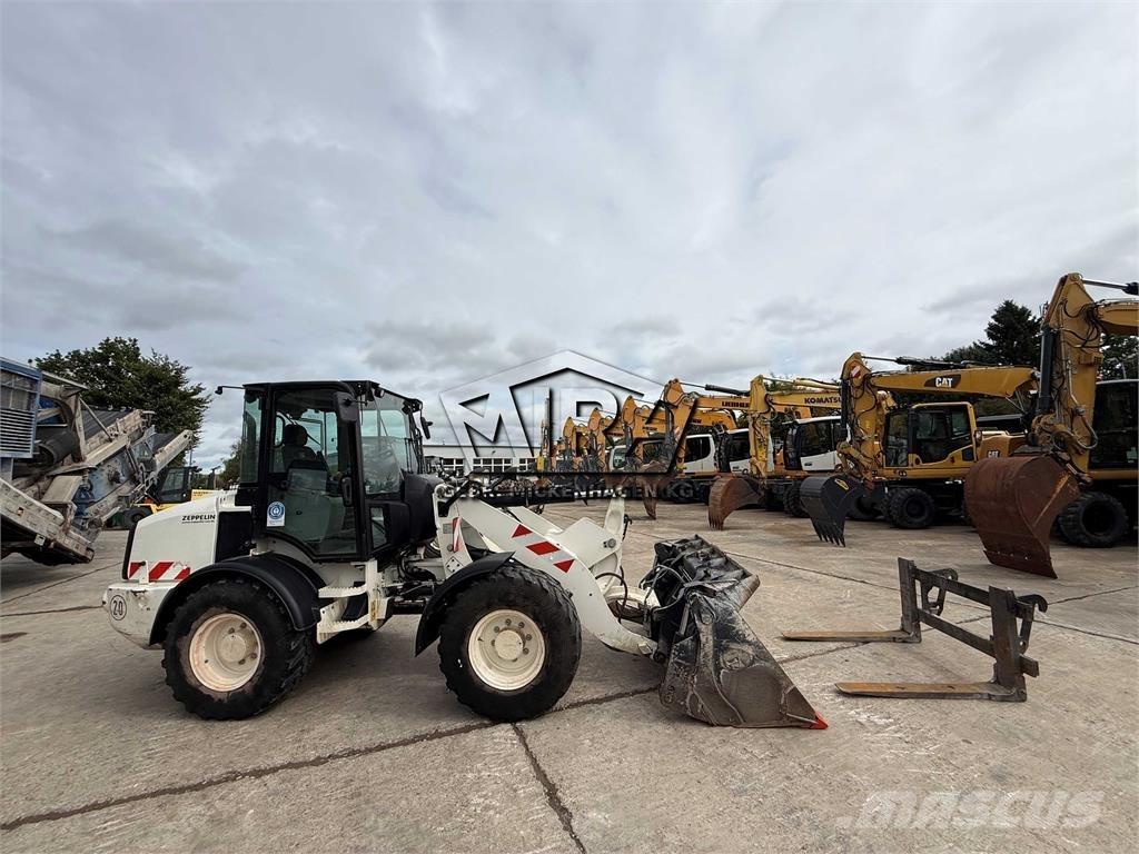 CAT 908M Kolesni nakladalci