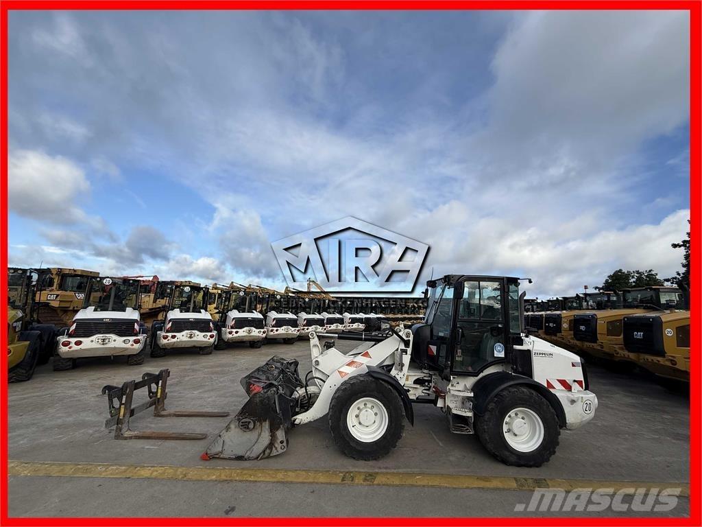 CAT 908M Kolesni nakladalci