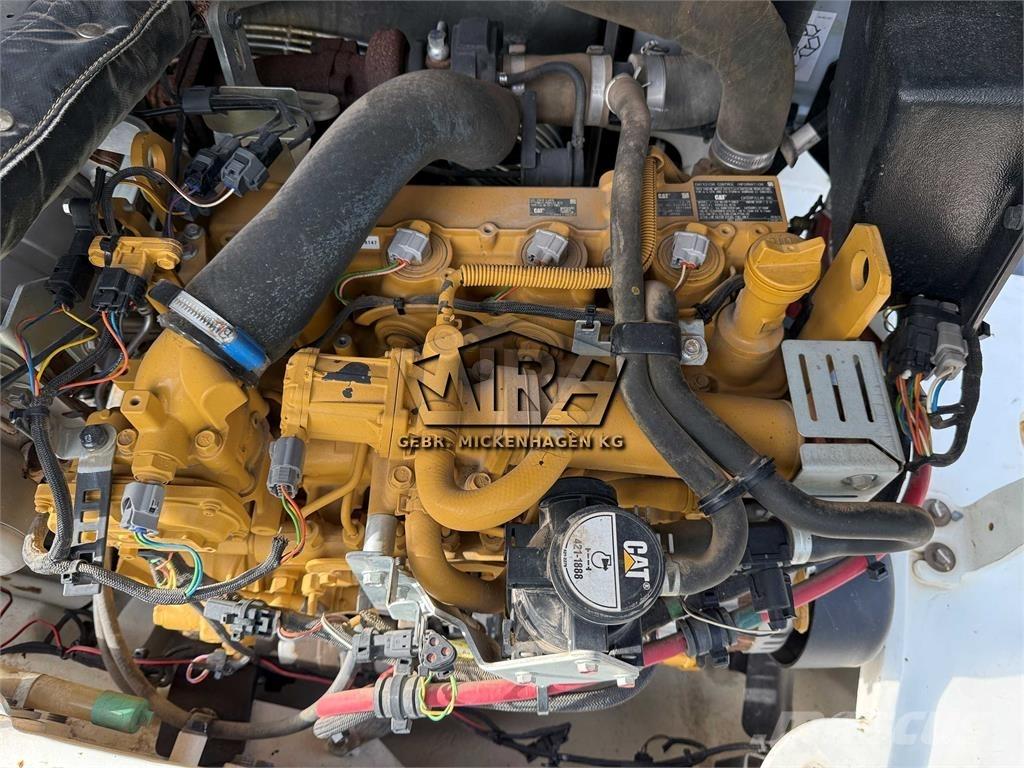 CAT 908M Kolesni nakladalci