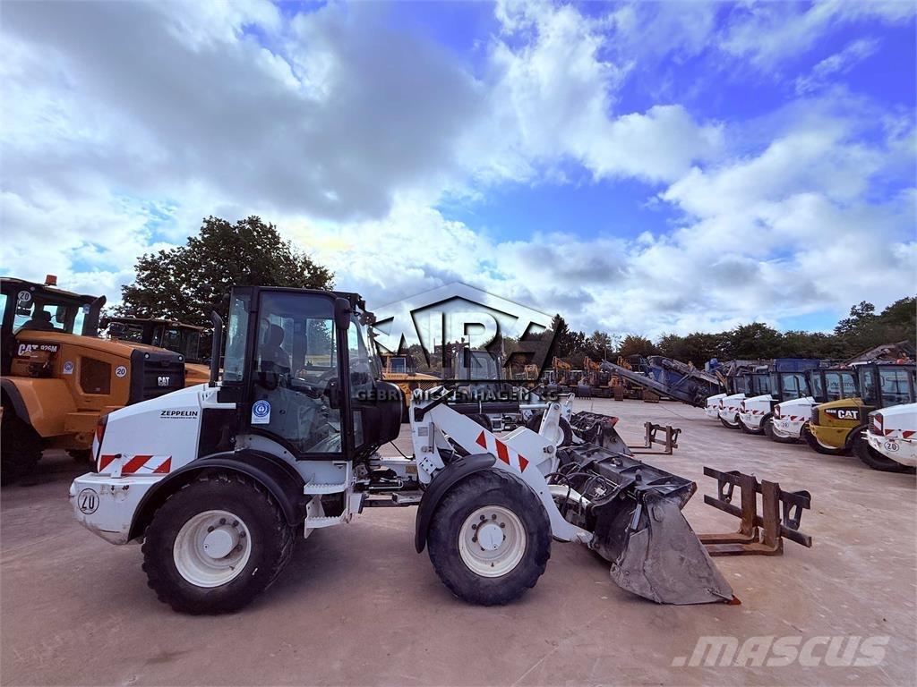 CAT 908M Kolesni nakladalci