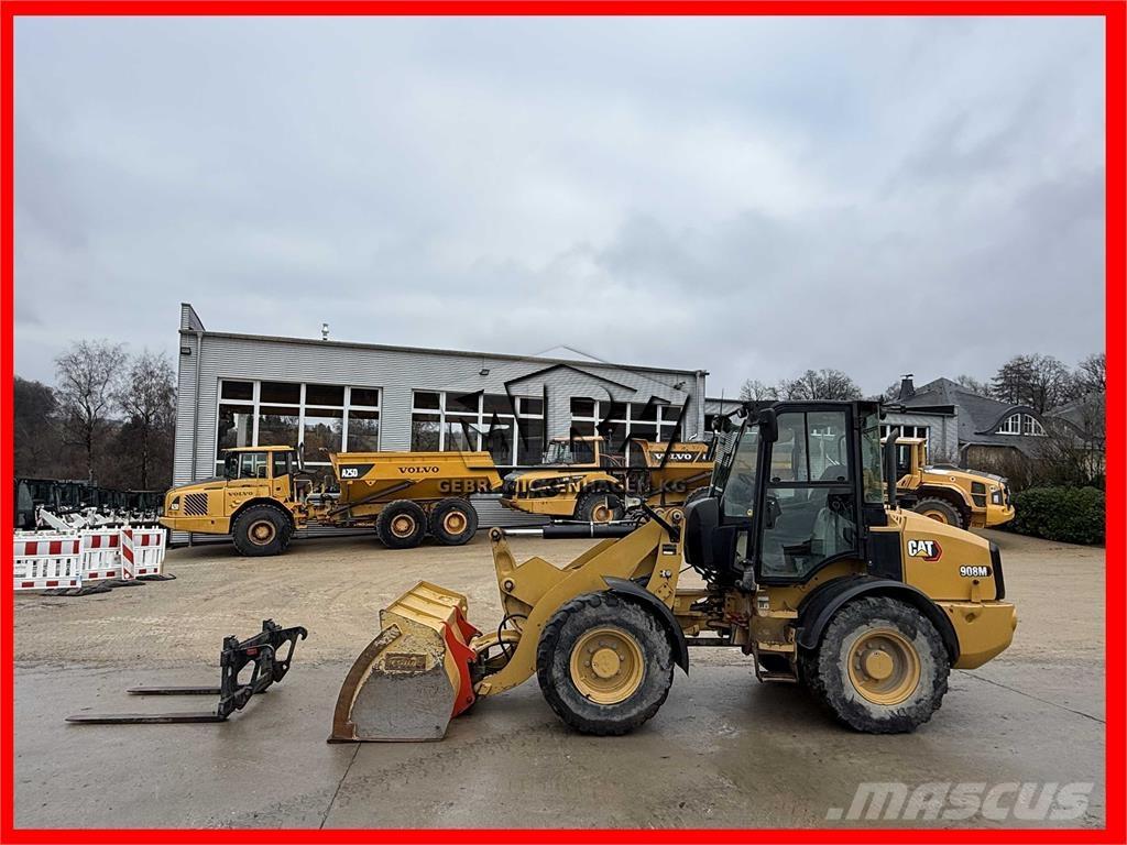 CAT 908M Kolesni nakladalci