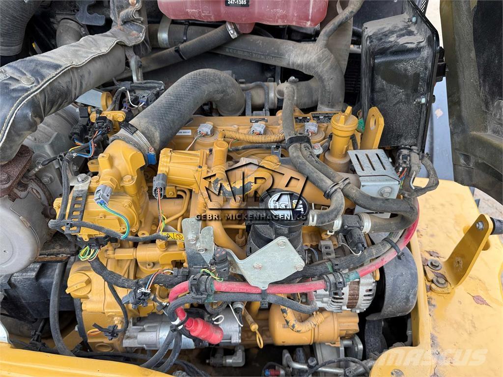 CAT 908M Kolesni nakladalci