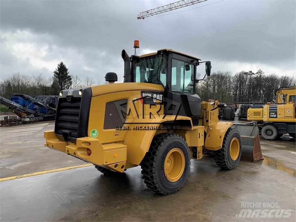 CAT 930M Kolesni nakladalci