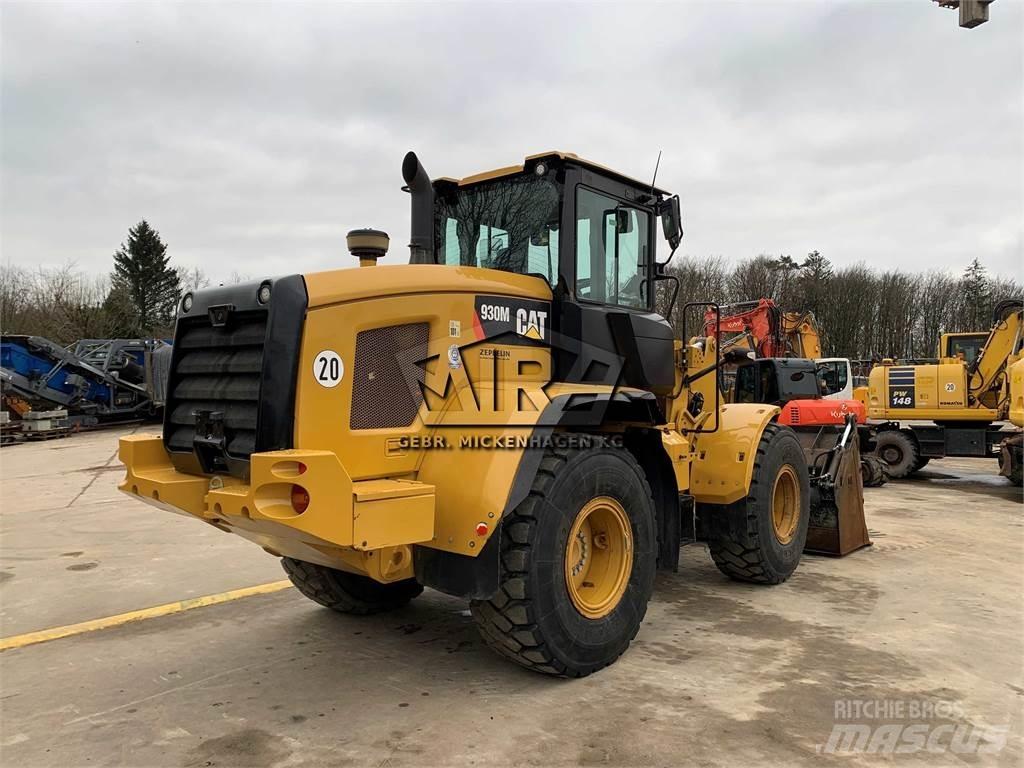 CAT 930M Kolesni nakladalci