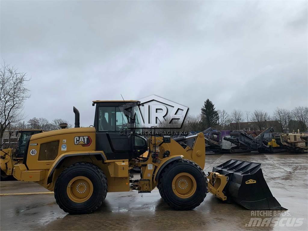 CAT 930M Kolesni nakladalci