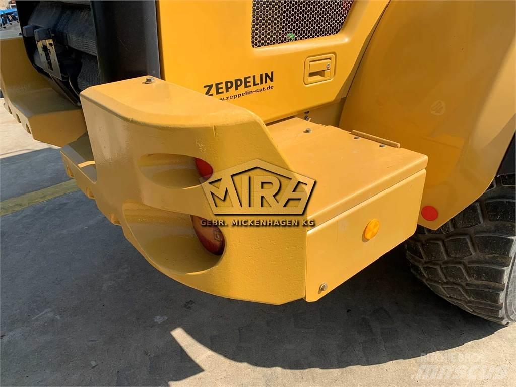 CAT 938M Kolesni nakladalci