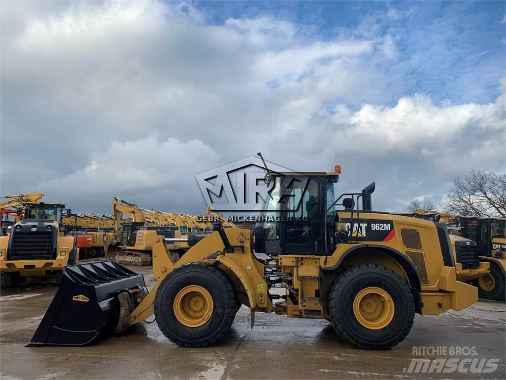 CAT 962M Kolesni nakladalci