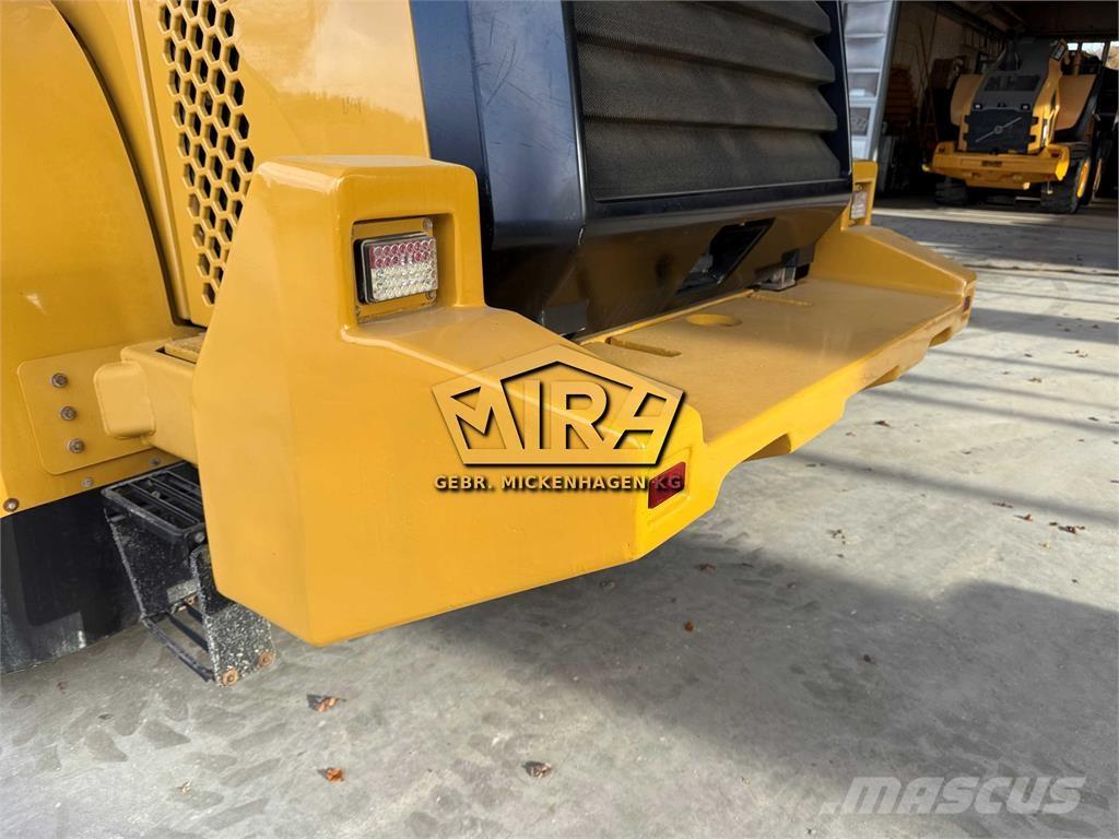 CAT 972K Kolesni nakladalci