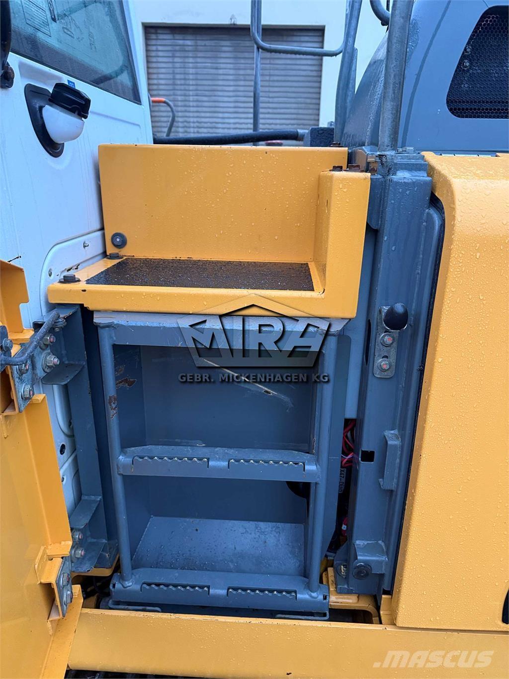 Liebherr R 922 LC Bagri goseničarji