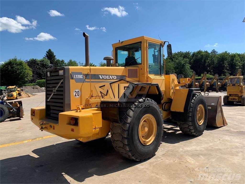 Volvo L 120 C Kolesni nakladalci