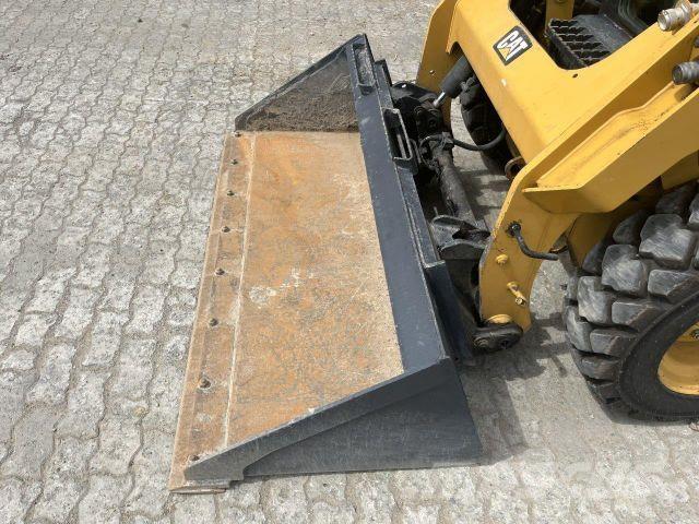 CAT 242D Gradbeništvo - drugo