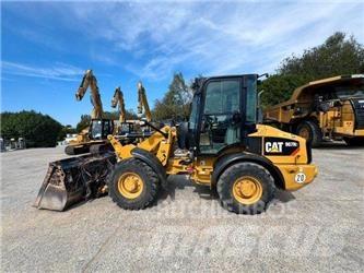 CAT 907 H2 Kolesni nakladalci