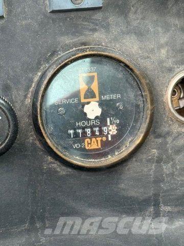 CAT 924F Kolesni nakladalci