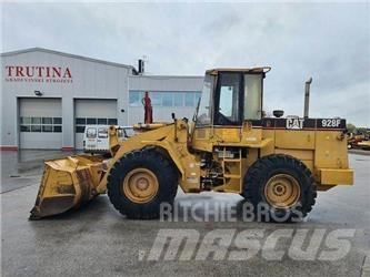CAT 928F Kolesni nakladalci