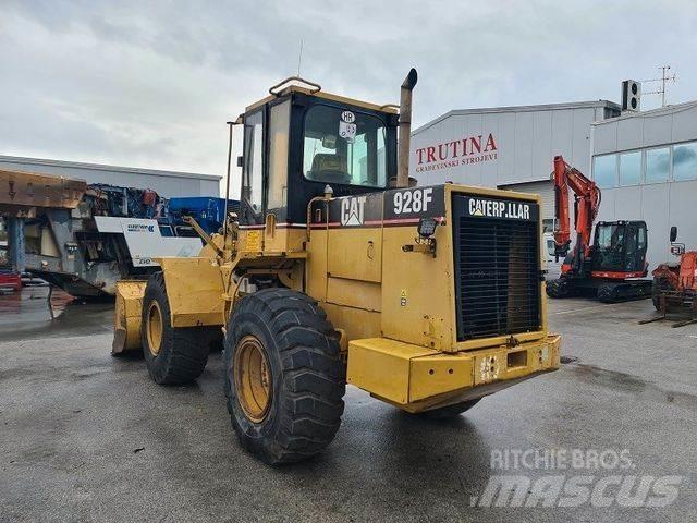 CAT 928F Kolesni nakladalci