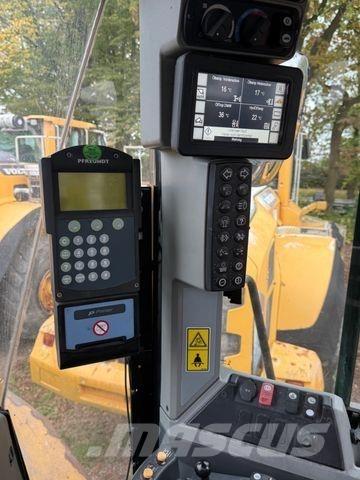 CAT 950 M Kolesni nakladalci
