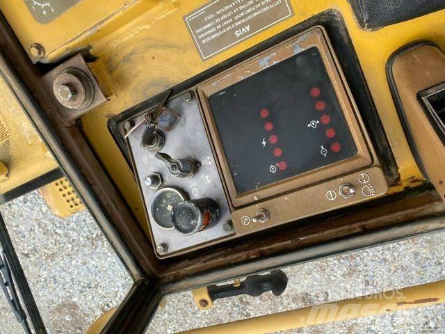 CAT 953 Laderaupe Buldožerji goseničarji