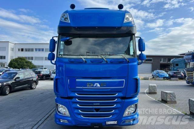DAF XF510 6x2 Tovornjaki s ponjavo