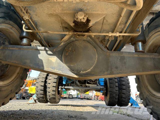 Fuchs MHL 320 Bagri na kolesih