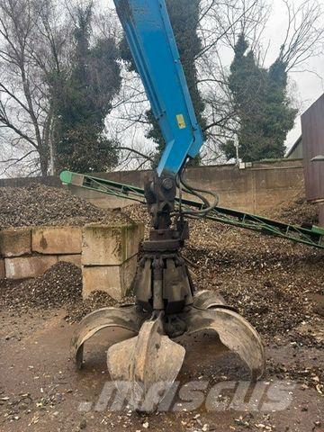 Fuchs MHL320 T4f Bagri na kolesih