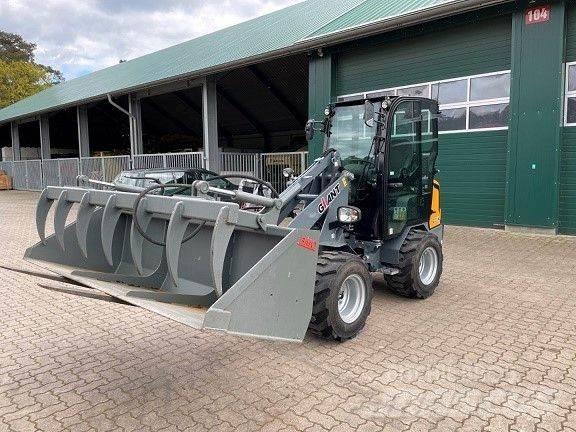 GiANT G2200 HD Čelni nakladalci in kopači