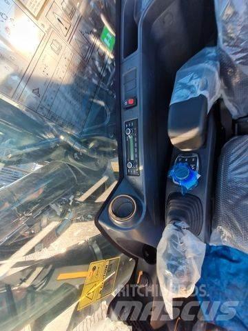 Hyundai HW150ACR Bagri na kolesih