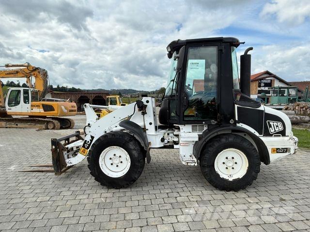 JCB 407 Kolesni nakladalci