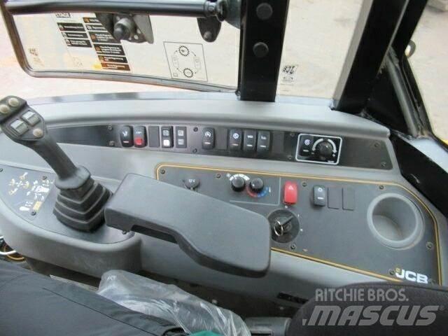JCB TM220 Agri Kolesni nakladalci