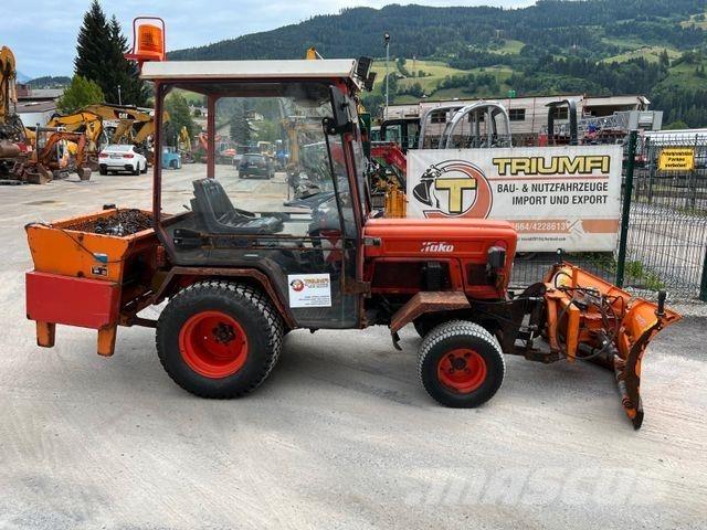  Kako H218 Tovornjaki s kesonom/platojem