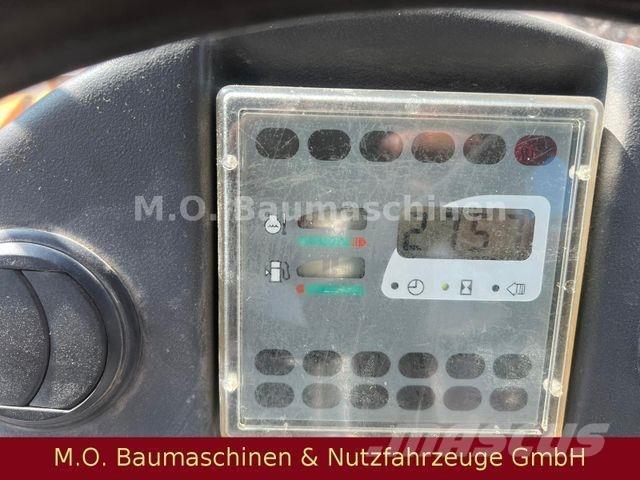 Liebherr L538 Kolesni nakladalci
