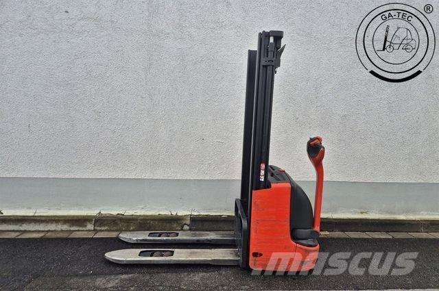 Linde L12 Visokodvižni komisionirni viličar