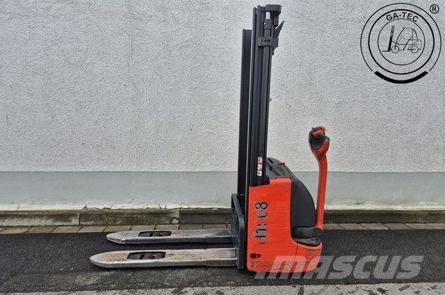 Linde L12 Visokodvižni komisionirni viličar
