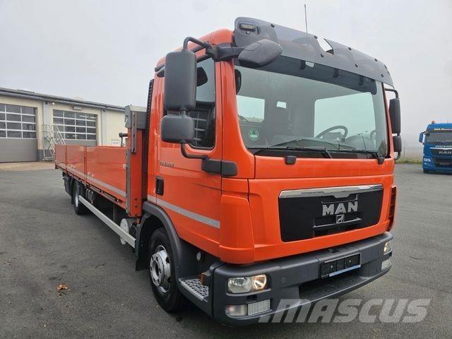 MAN 12.220 Tovornjaki s kesonom/platojem