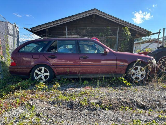 Mercedes-Benz 200 Avtomobili