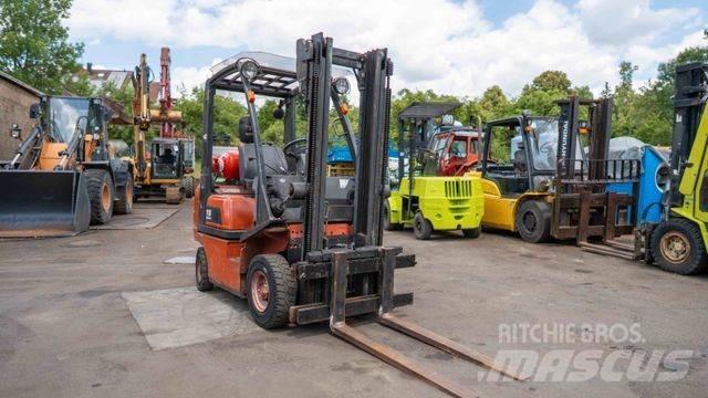 Nissan 18 Plinski viličarji