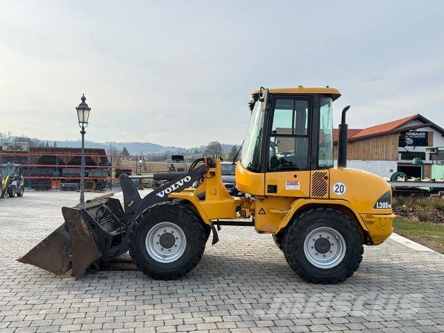 Volvo L 30 B Kolesni nakladalci