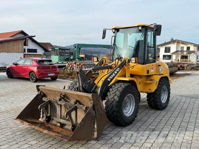 Volvo L 30 B Kolesni nakladalci