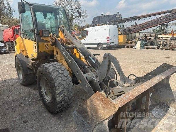 Volvo L25b Kolesni nakladalci