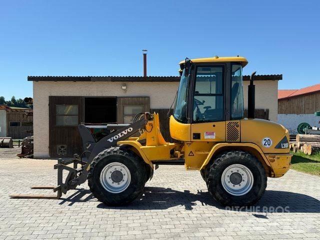 Volvo L30 B Z/X Kolesni nakladalci