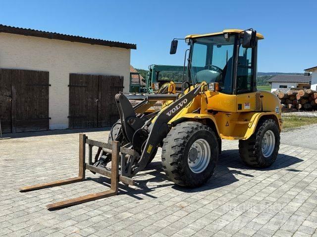 Volvo L30 B Z/X Kolesni nakladalci