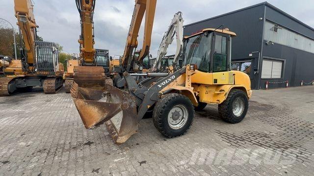 Volvo L30B Kolesni nakladalci