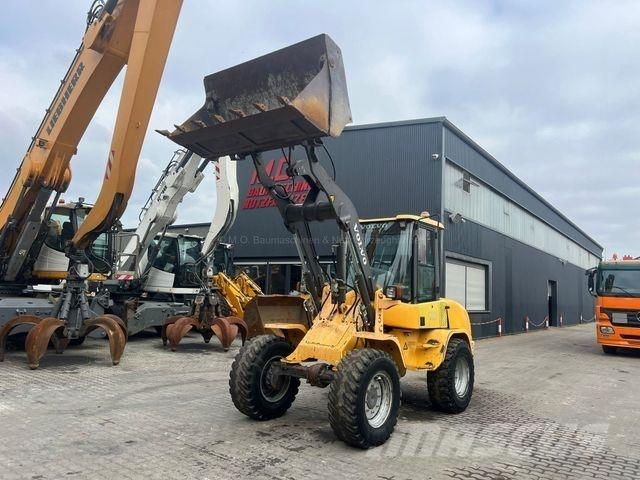 Volvo L30B Kolesni nakladalci