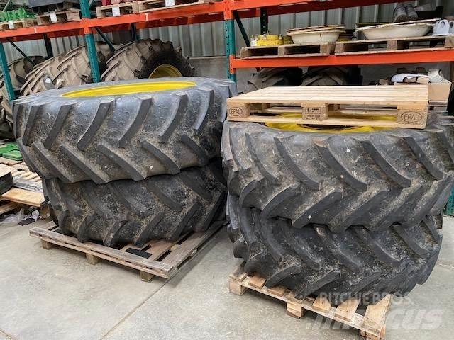 John Deere 7R Gume, kolesa in platišča
